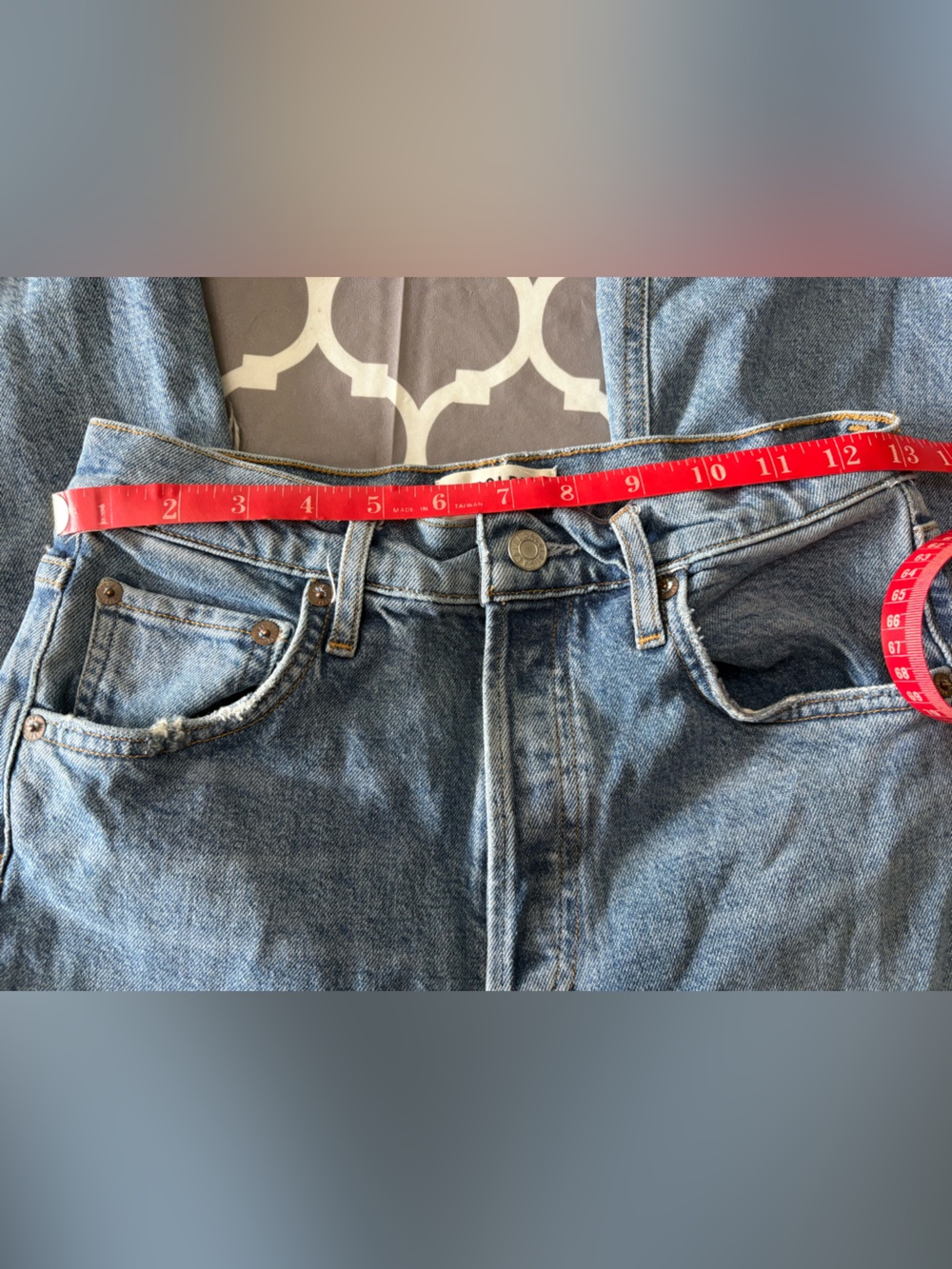 Agolde Riley Distressed Light Wash Blue Denim Jeans - Picture 10 of 10